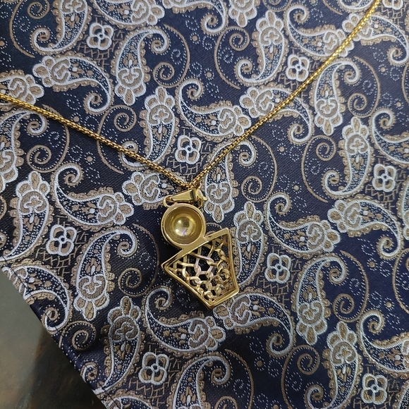 18K Gold Plated Basketball And Net Necklace Mens - Picture 9 of 9